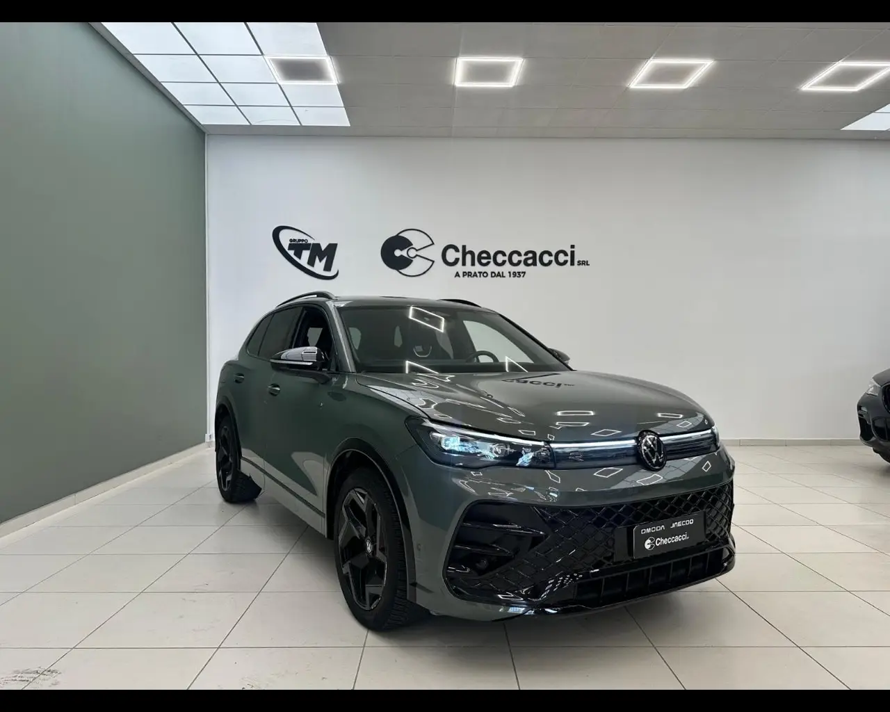 Immagine veicolo VOLKSWAGEN Tiguan Tiguan 1.5 eTSI 150 CV ACT DSG R-Line Elettrica/Benzina
