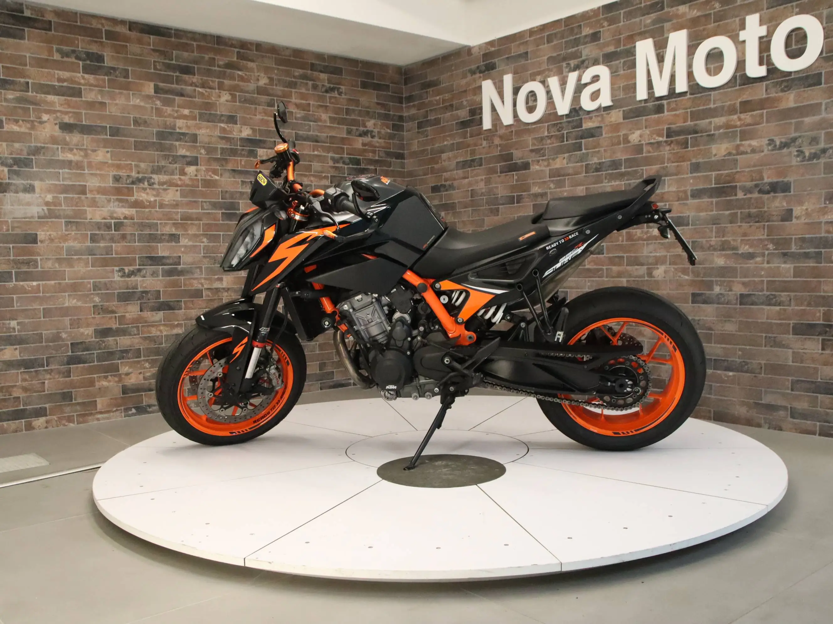 Immagine KTM 890 Duke