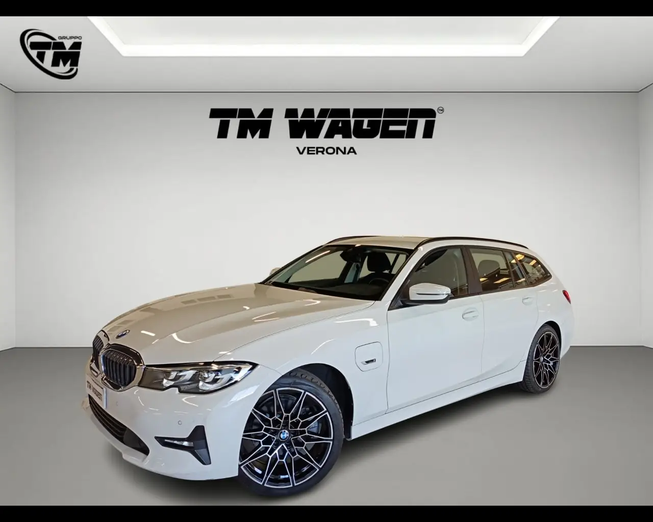 Immagine veicolo BMW Serie 3 320e Touring Elettrica/Benzina