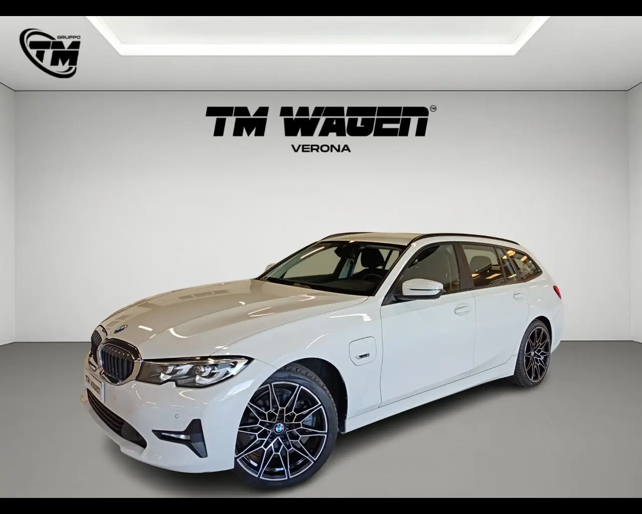 Immagine veicolo BMW Serie 3 320e Touring Elettrica/Benzina