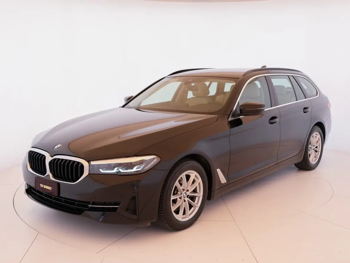 Immagine veicolo BMW Serie 5 518d 48V Touring Business Elettrica/Diesel